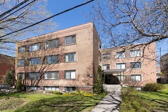 Building Photo - 4515 Av. Dupuis
