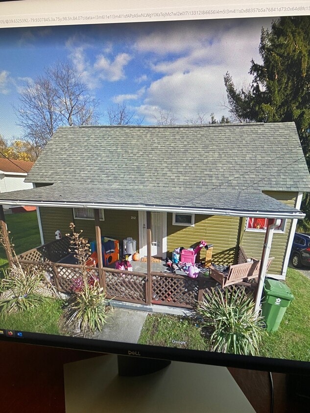 Building Photo - 212 Woodridge St