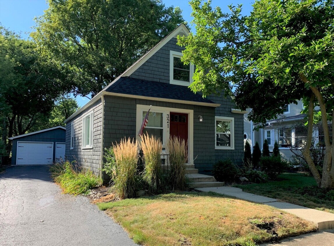 Foto principal - 321 N Wright St
