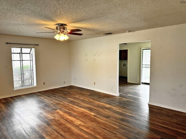 Foto del edificio - 4705 Trinidad Dr