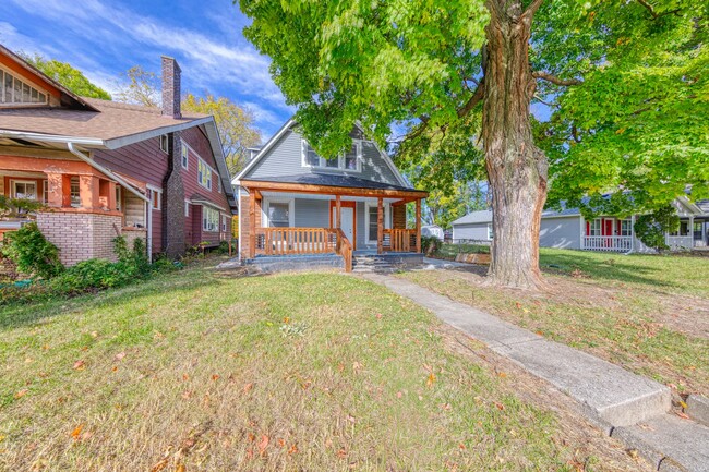 Photo - 1138 W 33rd St House