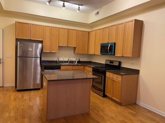 Foto principal - 1464 S Michigan Ave