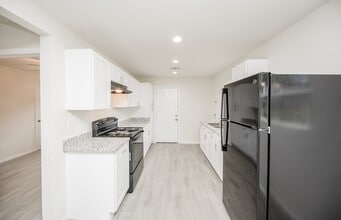 Building Photo - 5040 Mallow St