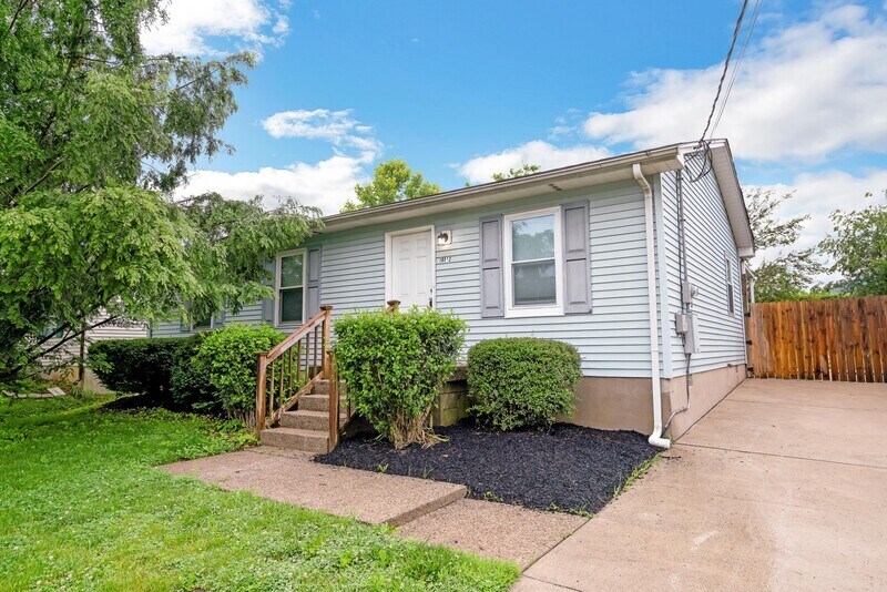 Primary Photo - 10512 Hillpark Dr