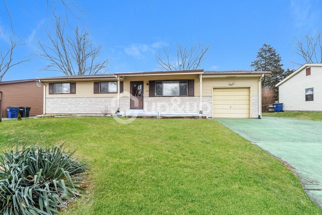 Building Photo - Fantastic 3bd/1.5ba home! Let yourself in!
