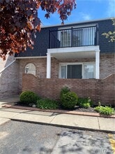 Building Photo - 4585 Chestnut Ridge Rd
