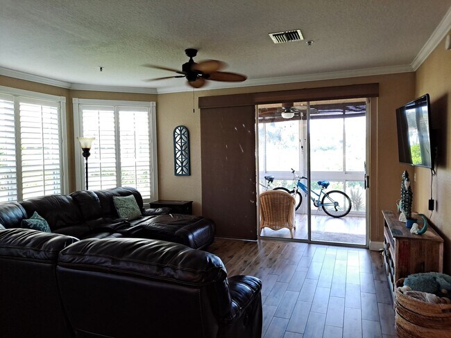 Foto del edificio - 3BR 2BA BOUCHELLE ISLAND GROUND FLOOR COND...