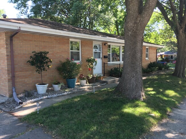 Building Photo - 1405 Maxwell Ave