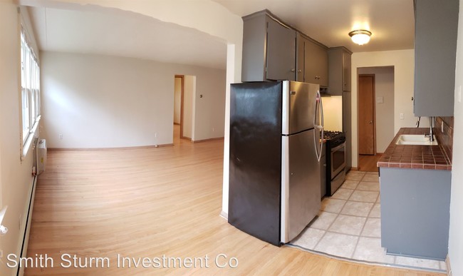 Building Photo - 716 W 38th St