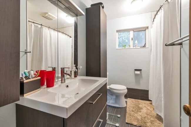 Building Photo - 930 S 500 E