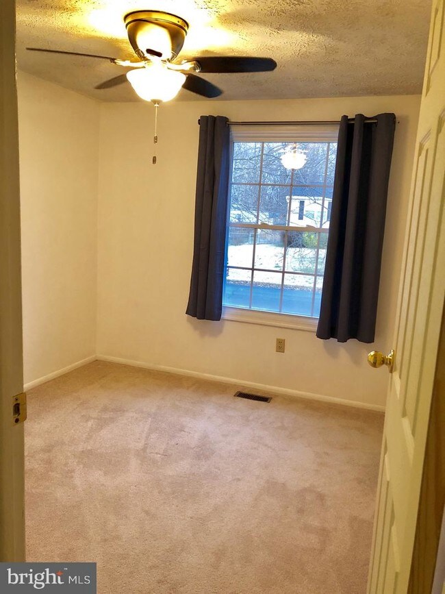 Building Photo - 2329 Ironwood Dr