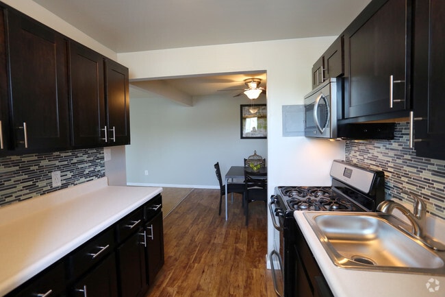 Building Photo - The BLVD at White Springs
