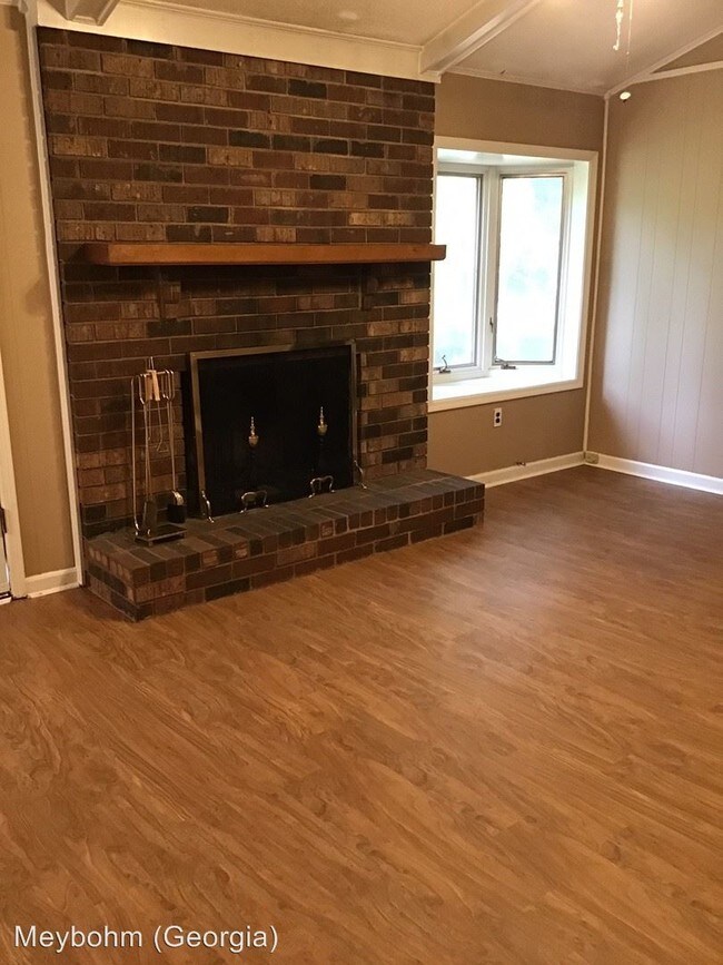 Foto del edificio - 4 br, 2 bath House - 4455 Columbia Road