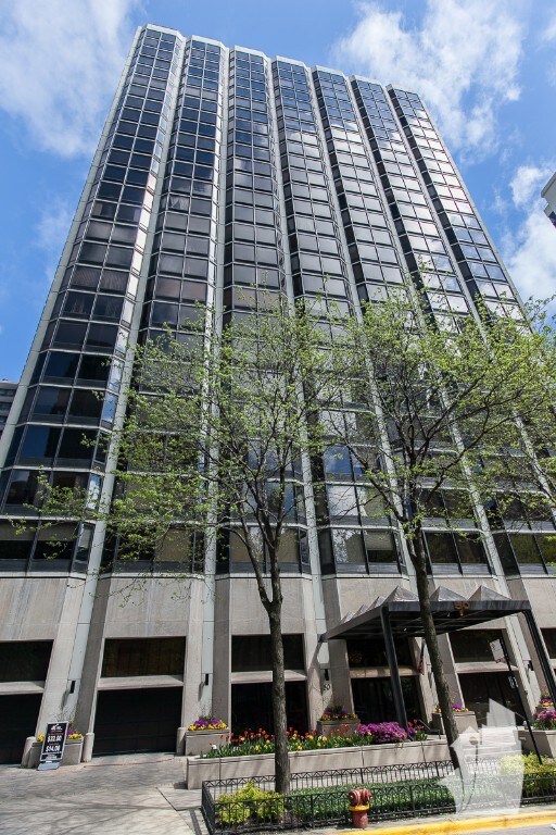 Foto del edificio - E Bellevue PL