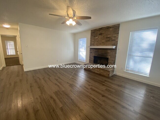 Foto del edificio - 3108 Timber Ridge Point