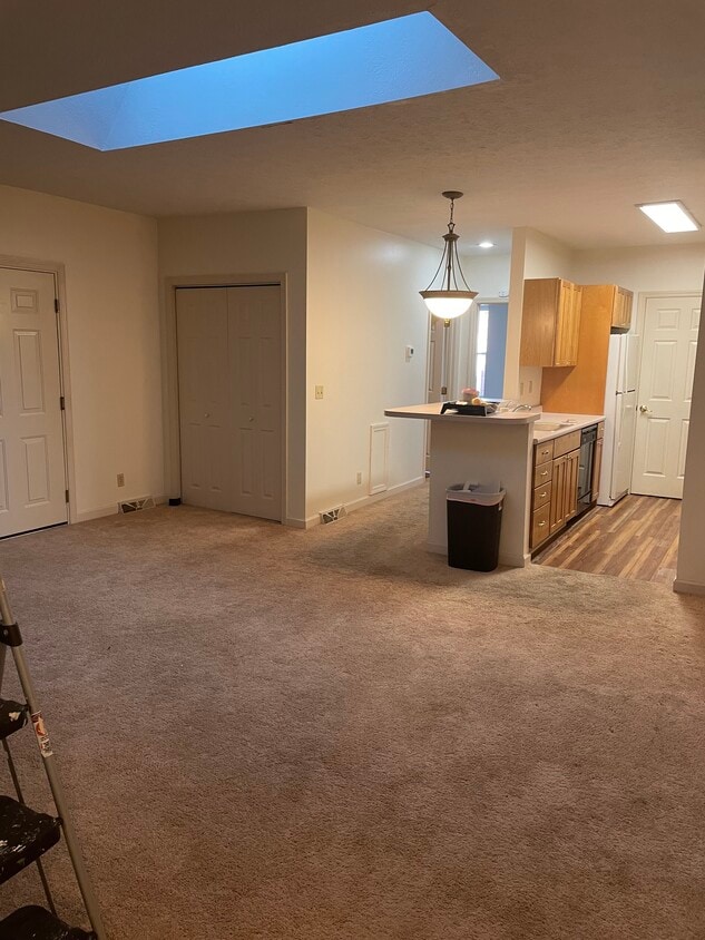133 S Broad St Unit B, Grove City, PA 16127 Apartments in Grove City