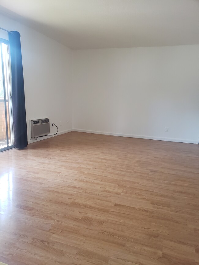 Building Photo - 525 S Lafayette Park Pl