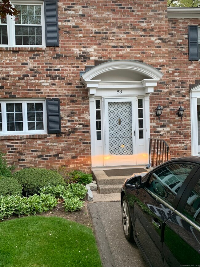 Building Photo - 83 Tunxis Village