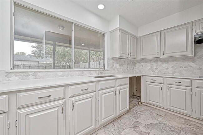 Building Photo - 12715 Crow Valley Ln