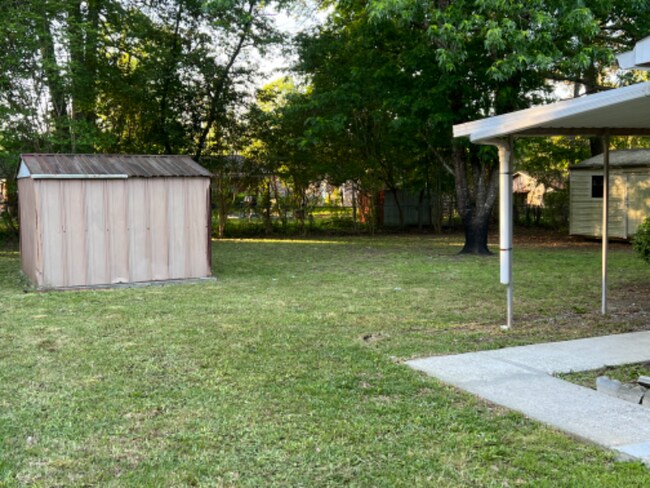 Foto del edificio - 3632 Meadowgrove Dr