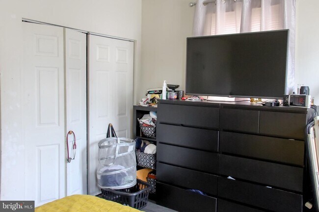 Foto del edificio - 219 Ryers Ave