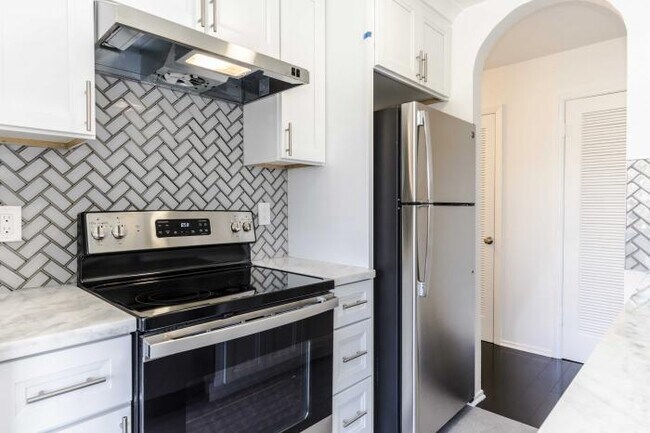 Building Photo - 2 bedroom in San Francisco CA 94115