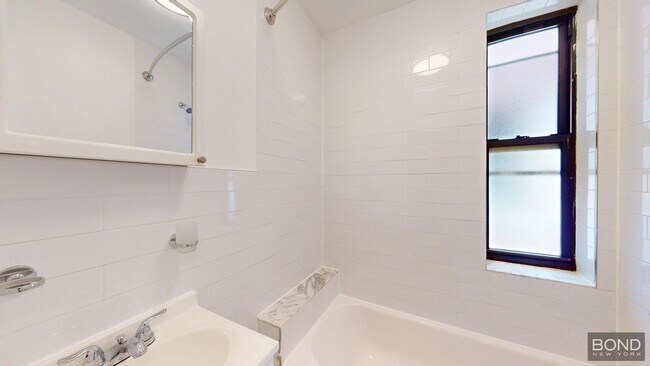 Foto del edificio - 109 E 88th St
