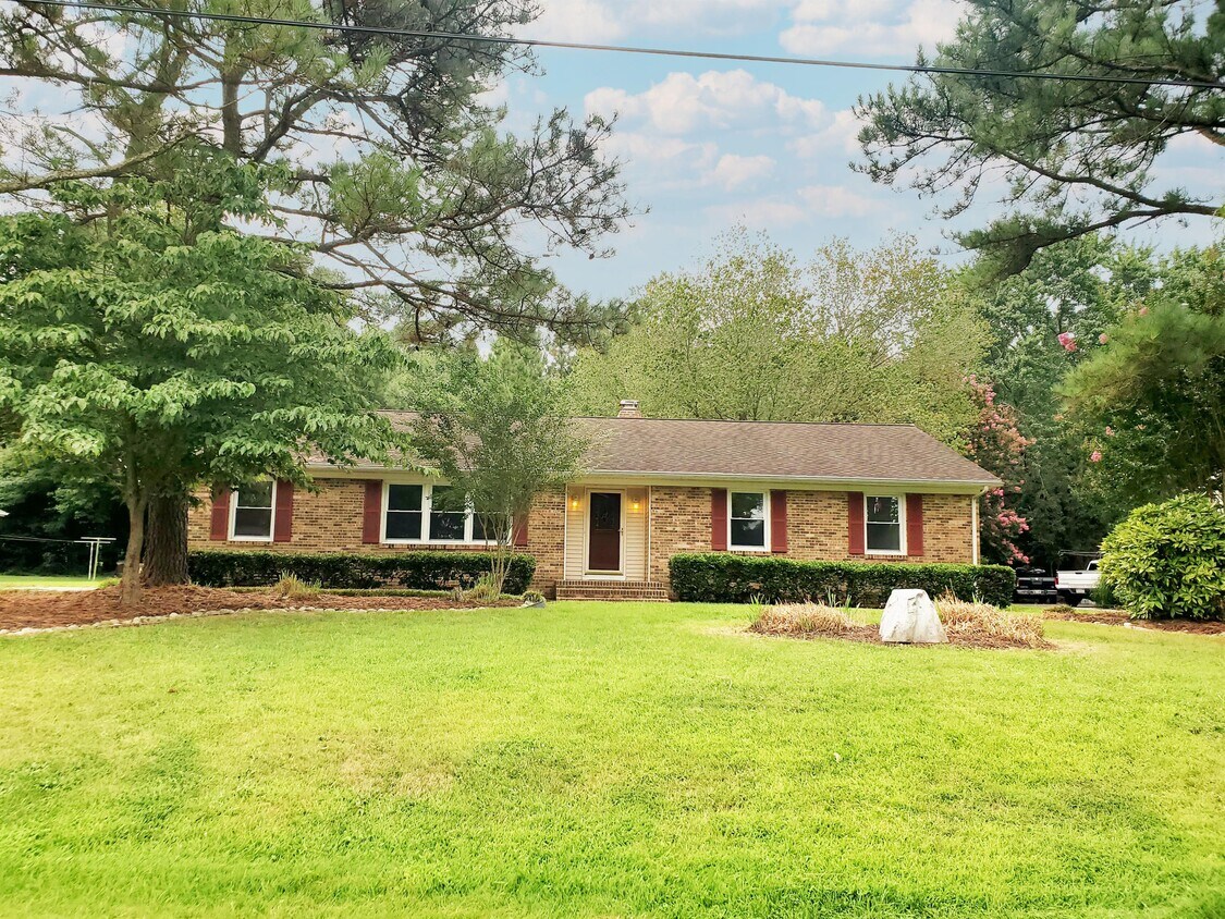 Primary Photo - 1704 Somers Dr