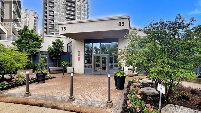 Building Photo - 85-285 N Park Rd