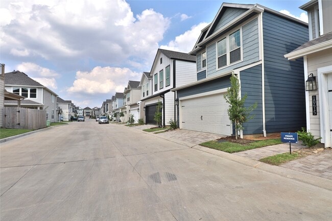 Building Photo - 10413 Harmon Smith Dr.