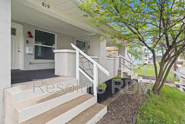 Foto del edificio - 819 Parkway Ave