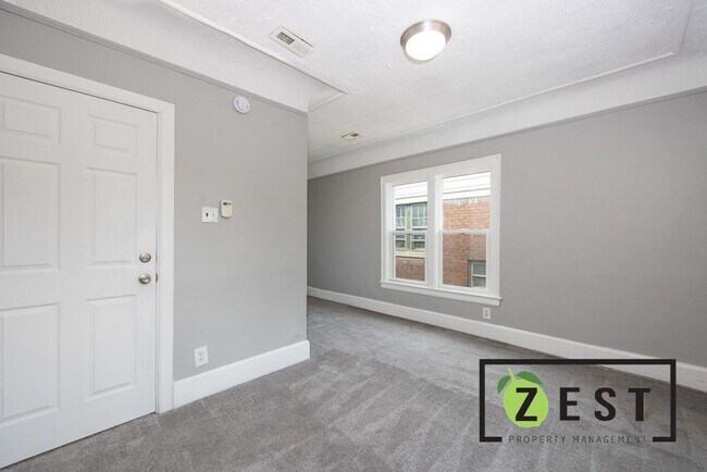 Foto del edificio - 3783 Tyler St