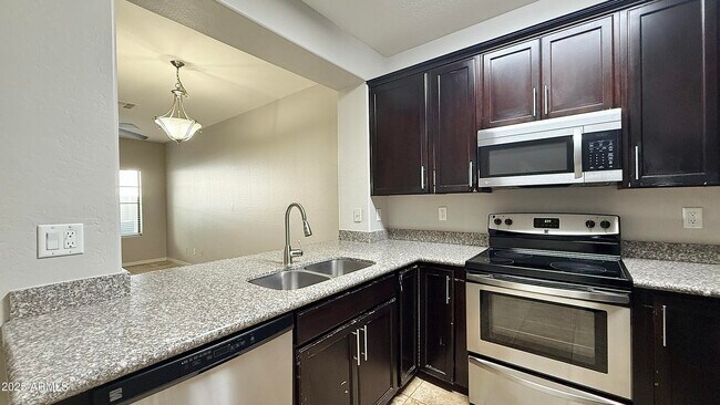 Building Photo - 7323 E Belleview St