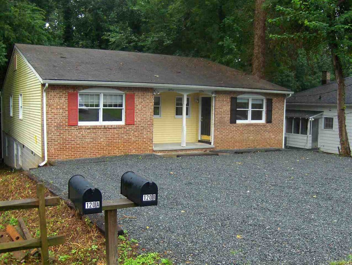 Primary Photo - 120 Raymond Ave