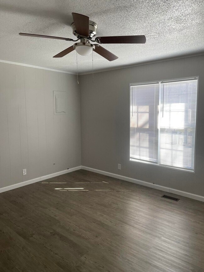 Foto del edificio - 925 Lowery St NE