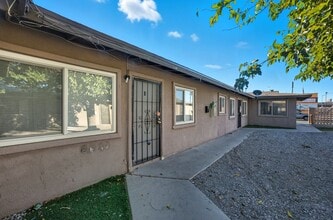 Building Photo - 2505 Cedar Ave