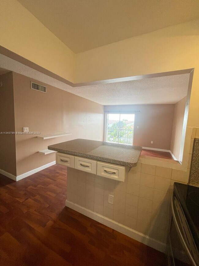 Foto del edificio - 8950 NE 8th Ave