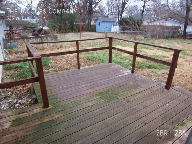 Foto del edificio - Clean Updated 2 Bedroom 2 Bath 1 Car Garag...