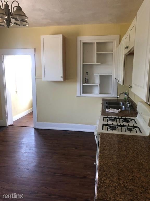 Building Photo - 2 br, 1 bath Apartment - 150 E 20th Ave