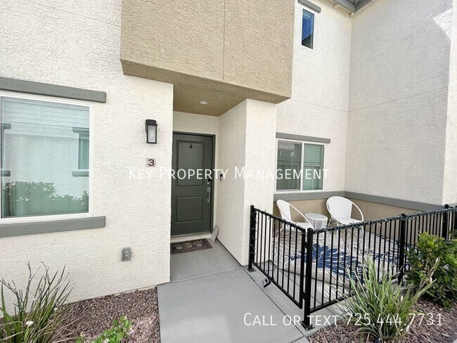 Foto del edificio - ALMOST NEW TOWNHOME WITH 3 BEDROOMS AND MO...