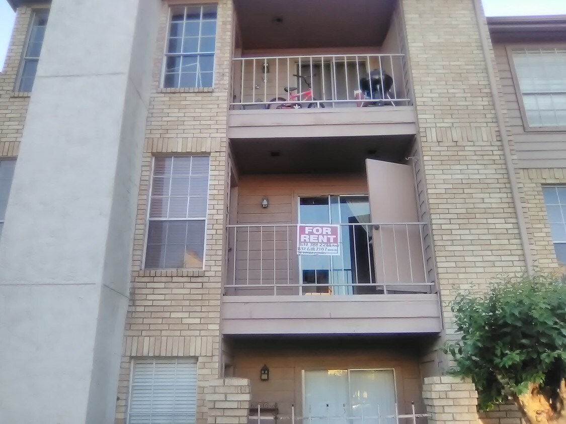 10101 S Gessner Rd, Houston, TX 77071 Condo for Rent in Houston, TX