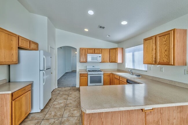 Building Photo - 11085 Cusumano Ct