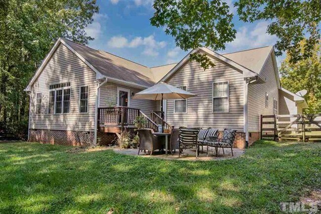Foto del edificio - Ranch Home Available - Walk to Downtown Wake Forest!