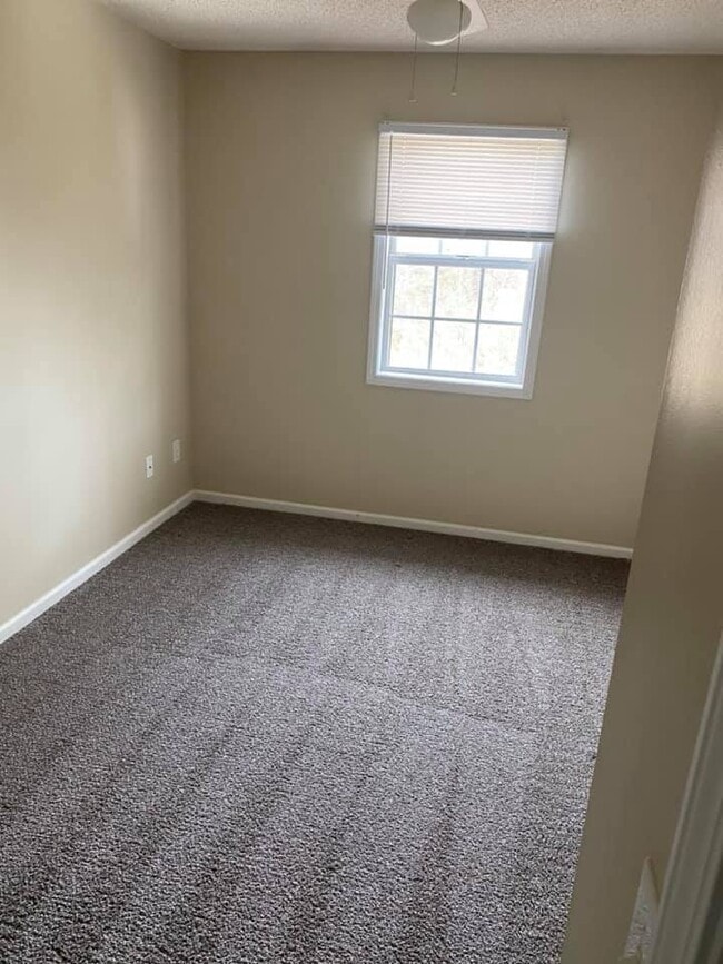Building Photo - 1701 Bourland Ln