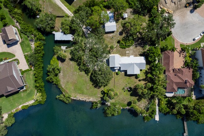 Building Photo - 331 Roberts Rd