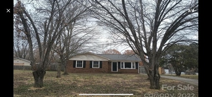 Building Photo - 6102 Stoneyridge Dr