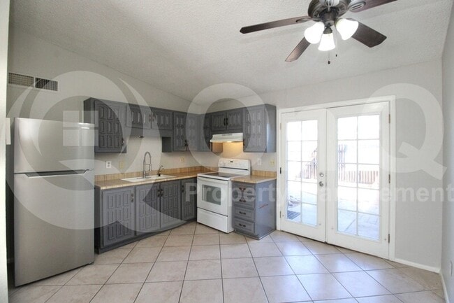 Building Photo - 3120 N 67th Ln