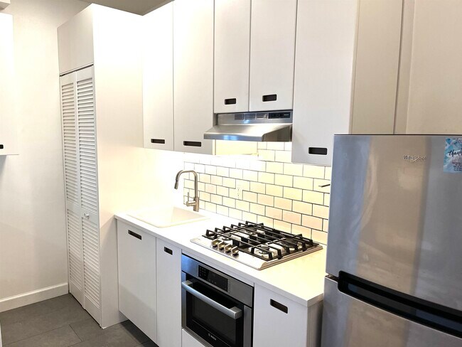 Foto del edificio - 821 Bergen Ave