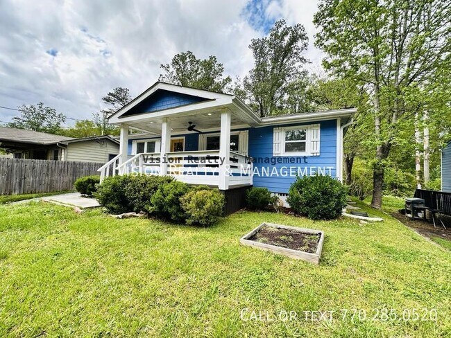 Foto del edificio - Beautiful 3 BR 2 BA in Hapeville!