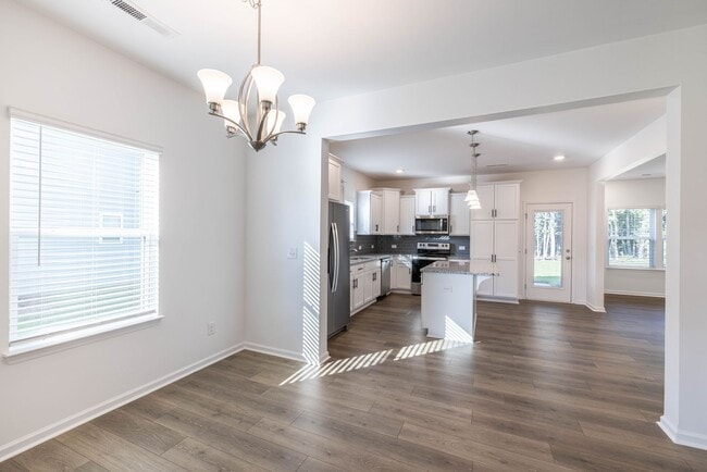 Foto del edificio - BEAUTIFUL 4 Bedroom Home -  Stonebridge Fa...